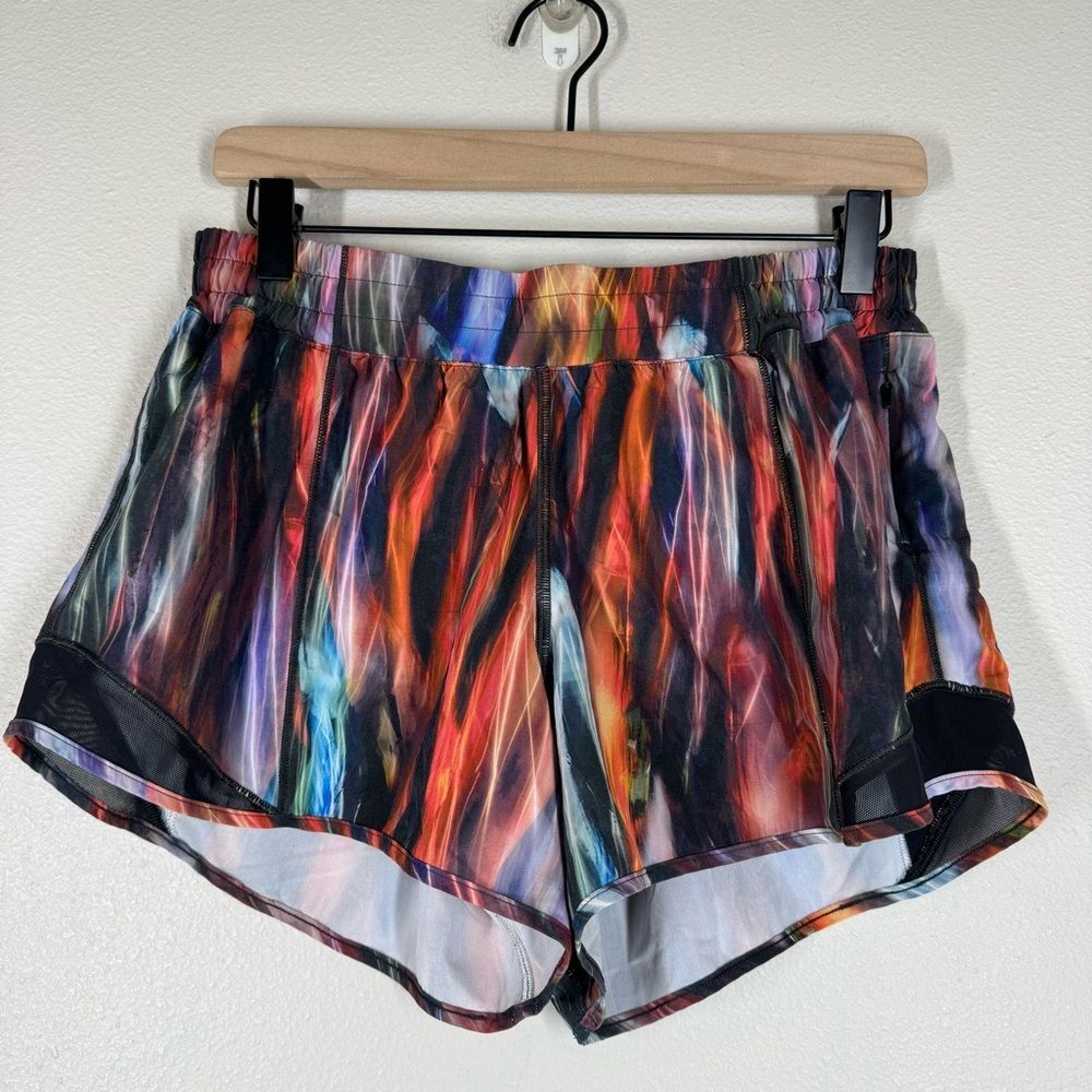 Lululemon Hotty Hot Short II Chroma Fusion Multi Black Colorful Women’s 10 Tall